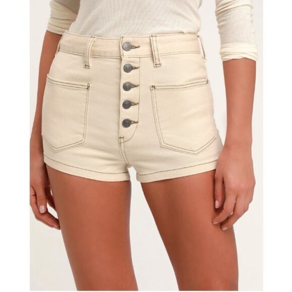 NWT Free People x We The Free Bridgette Button Fly Denim Shorts in Ecru, Size 24 - Picture 11 of 15